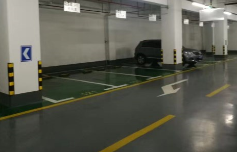 環(huán)氧地坪漆的面漆施工后會(huì)不會(huì)自然流平？