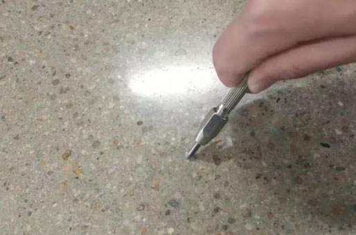 混凝土地坪表面的油污要怎樣處理？